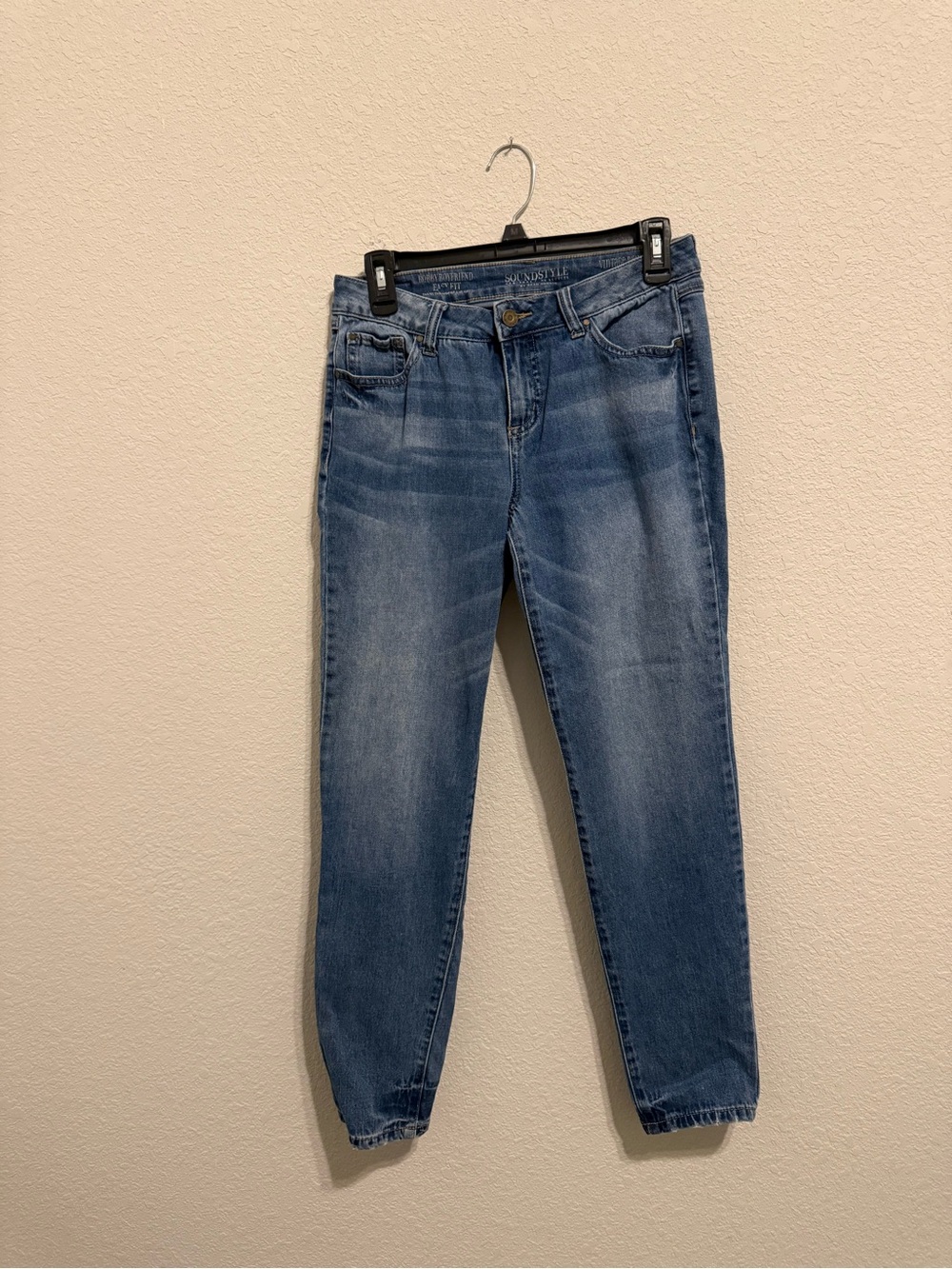 Relaxed Boyfriend Jeans in Light Blue Wash